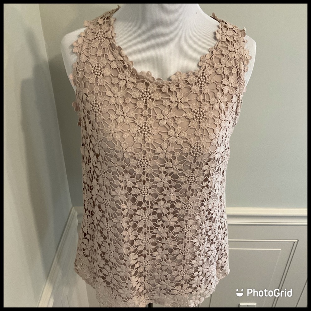 JOIE Crotchet Lace Top EUC